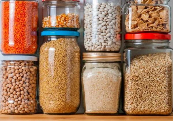 6 ترفند ساده برای نگهداری مواد غذایی در یخچال ، با این راه کارها از کپک زدن خوراکی ها جلوگیری کنید